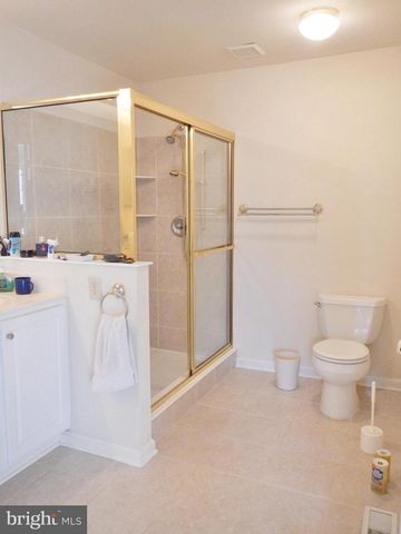 2012 GALLOWS TREE CT, Vienna, VA 22182