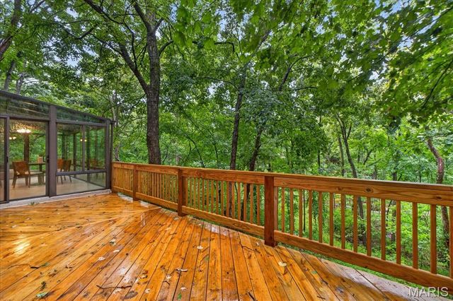 11355 Cragwold Road, Sunset Hills, MO 63122