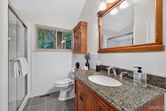 11355 Cragwold Road, Sunset Hills, MO 63122