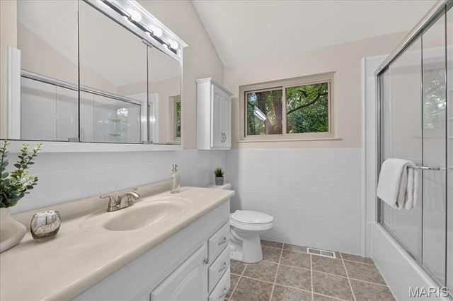11355 Cragwold Road, Sunset Hills, MO 63122