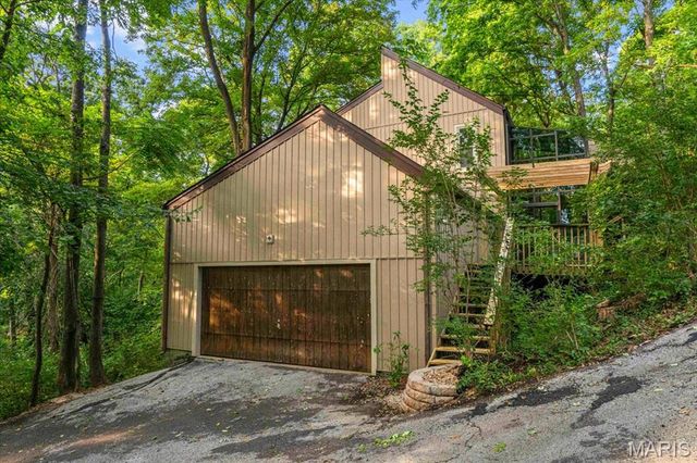 11355 Cragwold Road, Sunset Hills, MO 63122