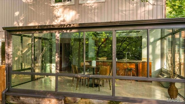 11355 Cragwold Road, Sunset Hills, MO 63122