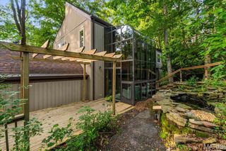 11355 Cragwold Road, Sunset Hills, MO 63122
