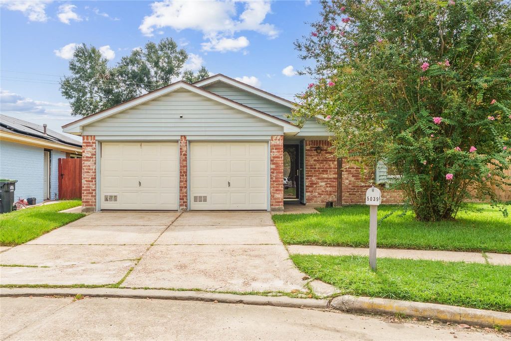 5039 Parkland Street, Pasadena, TX 77504
