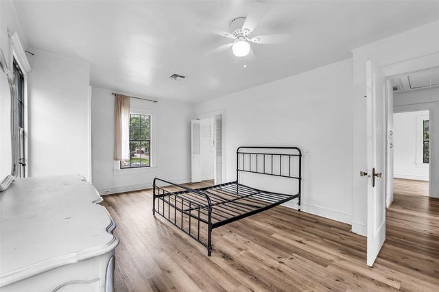 2814 Sanger Avenue, Waco, TX 76707