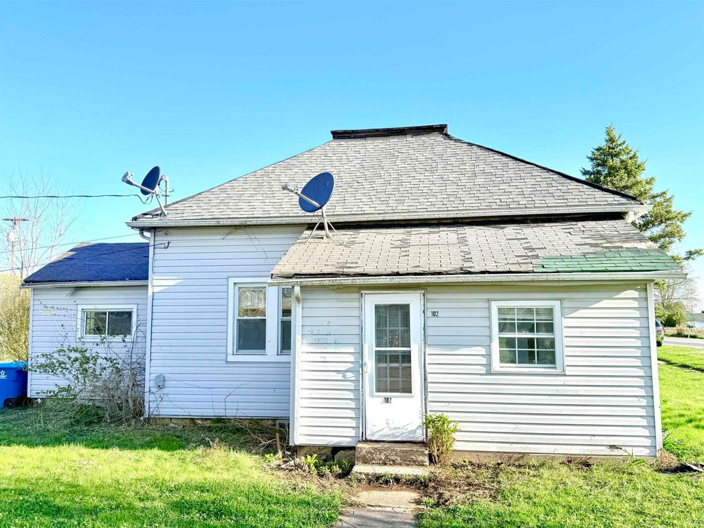 102 W Harrison Street, Converse, IN 46919