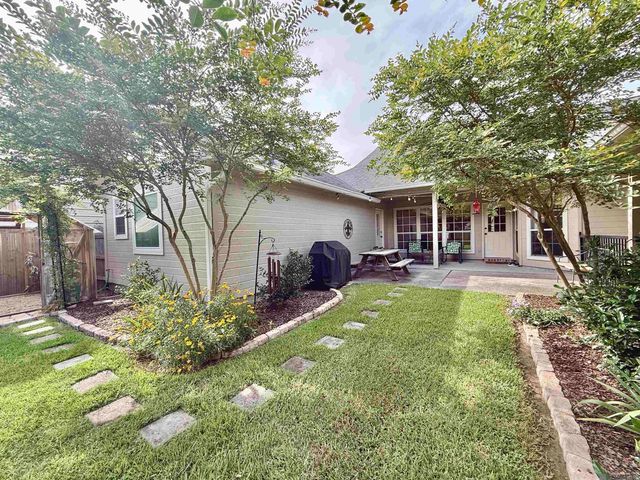 1406 Cottonwood Dr, Denham Springs, LA 70726