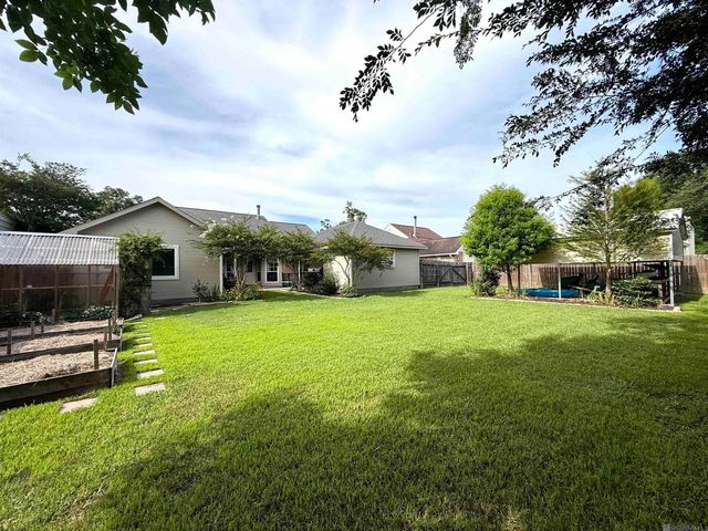 1406 Cottonwood Dr, Denham Springs, LA 70726