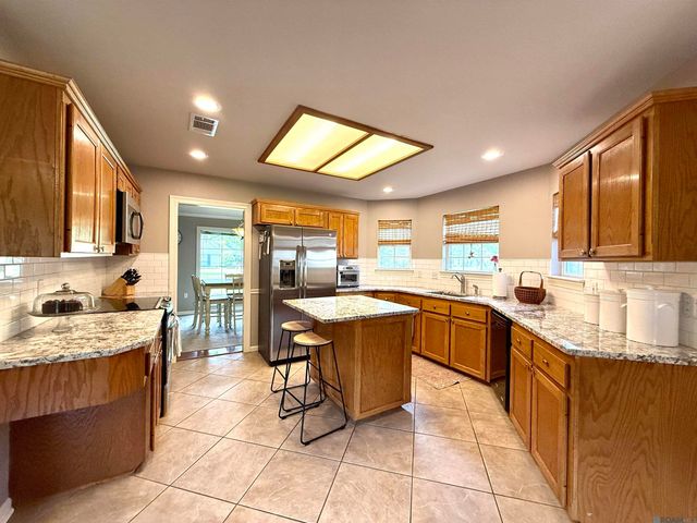 1406 Cottonwood Dr, Denham Springs, LA 70726