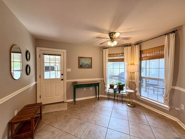 1406 Cottonwood Dr, Denham Springs, LA 70726