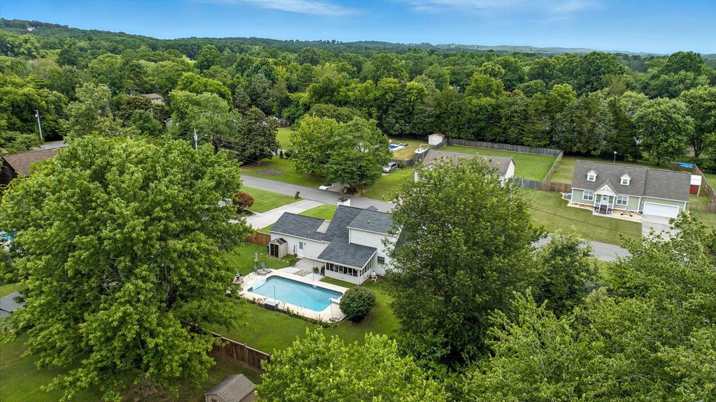 1043 Brad Street NW, Cleveland, TN 37312
