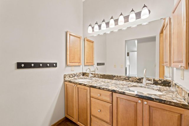 3601 Prestige Lane, Minnetonka, MN 55305