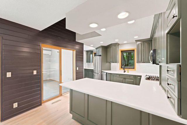 3601 Prestige Lane, Minnetonka, MN 55305