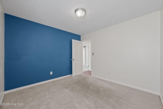 426 Boysenberry Lane, Hubert, NC 28539