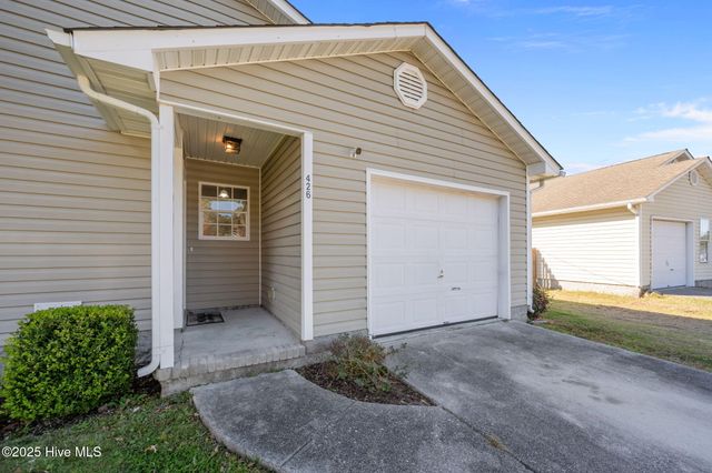 426 Boysenberry Lane, Hubert, NC 28539