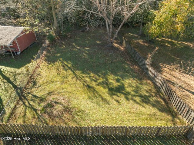 426 Boysenberry Lane, Hubert, NC 28539