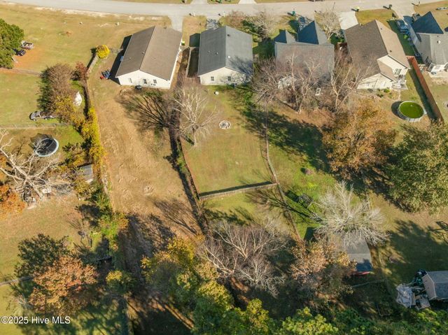 426 Boysenberry Lane, Hubert, NC 28539