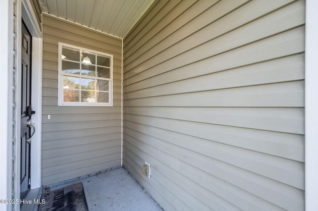 426 Boysenberry Lane, Hubert, NC 28539