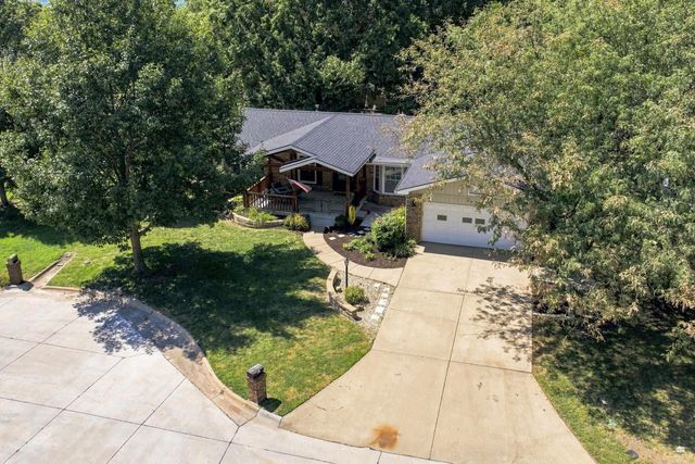 921 DeHoff Dr., Manhattan, KS 66502