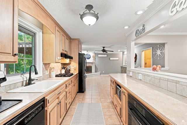 921 DeHoff Dr., Manhattan, KS 66502