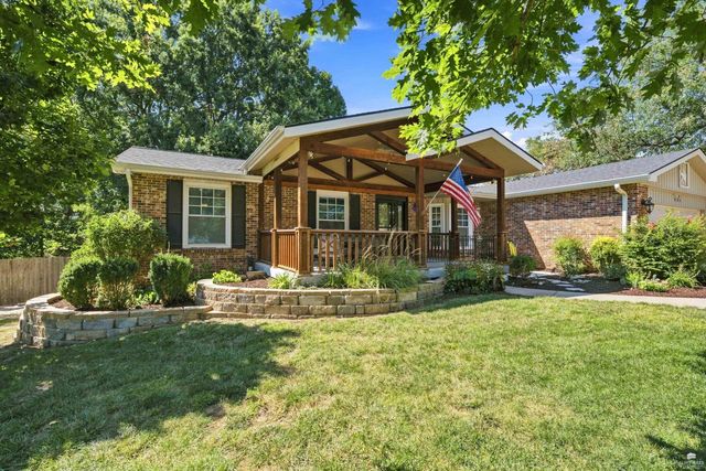 921 DeHoff Dr., Manhattan, KS 66502