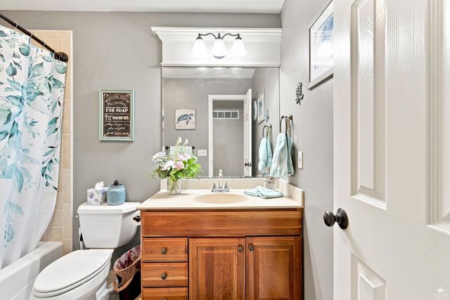 921 DeHoff Dr., Manhattan, KS 66502