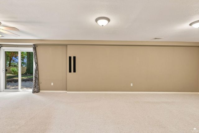 921 DeHoff Dr., Manhattan, KS 66502