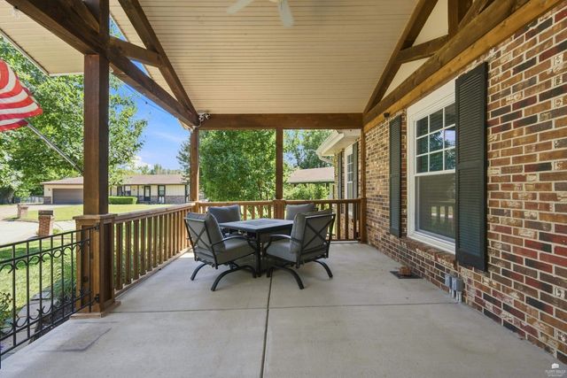 921 DeHoff Dr., Manhattan, KS 66502
