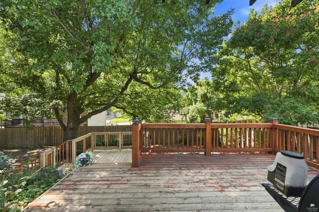 921 DeHoff Dr., Manhattan, KS 66502