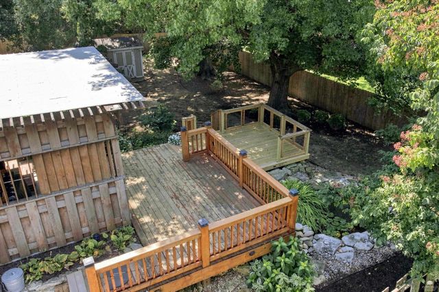 921 DeHoff Dr., Manhattan, KS 66502