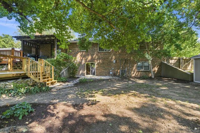 921 DeHoff Dr., Manhattan, KS 66502