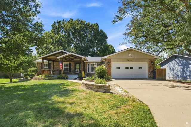 921 DeHoff Dr., Manhattan, KS 66502