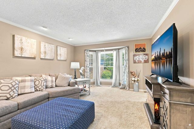 921 DeHoff Dr., Manhattan, KS 66502