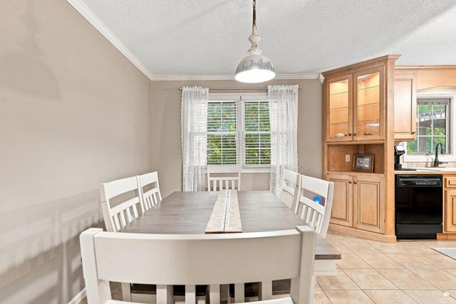 921 DeHoff Dr., Manhattan, KS 66502