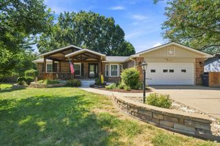 921 DeHoff Dr., Manhattan, KS 66502