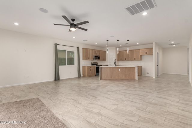 161 S Montgomery Avenue, Corona De Tucson, AZ 85641