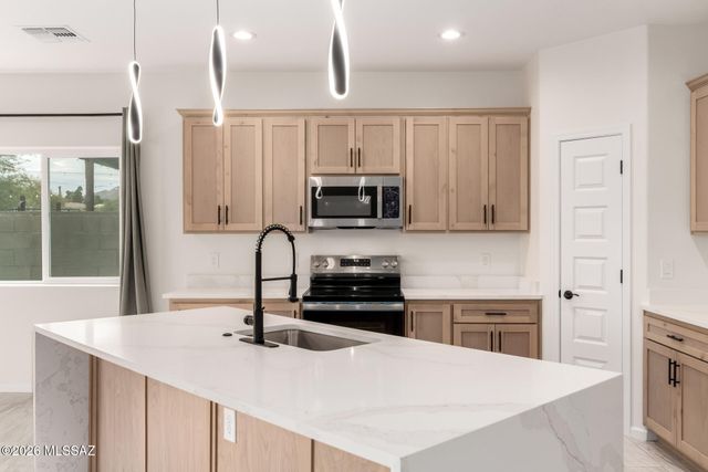 161 S Montgomery Avenue, Corona De Tucson, AZ 85641