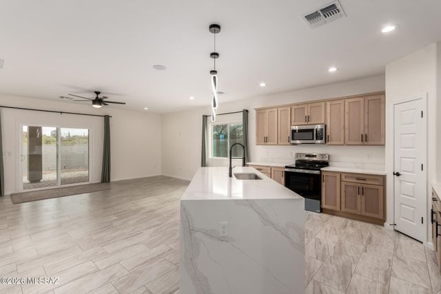 161 S Montgomery Avenue, Corona De Tucson, AZ 85641