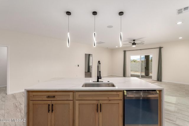 161 S Montgomery Avenue, Corona De Tucson, AZ 85641