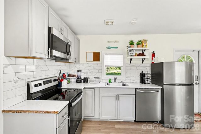 9937 Harwood Lane, Charlotte, NC 28214