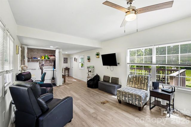 9937 Harwood Lane, Charlotte, NC 28214