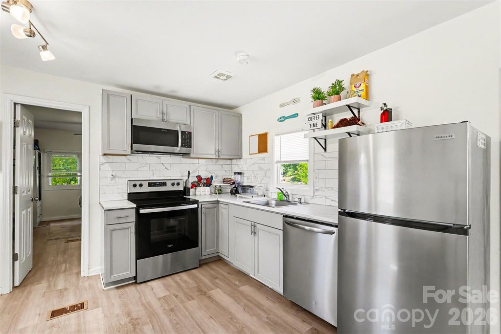 9937 Harwood Lane, Charlotte, NC 28214