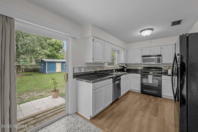 1410 CLEVELAND Avenue, Palatka, FL 32177