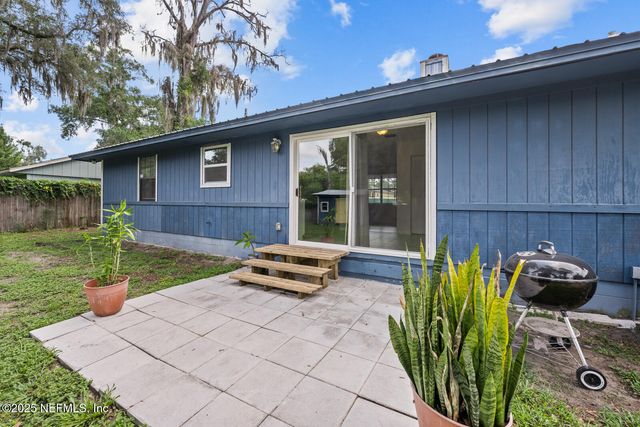 1410 CLEVELAND Avenue, Palatka, FL 32177