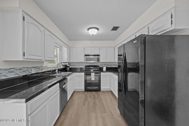 1410 CLEVELAND Avenue, Palatka, FL 32177