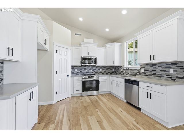 3905 Se 147th Ave, Portland, OR 97236