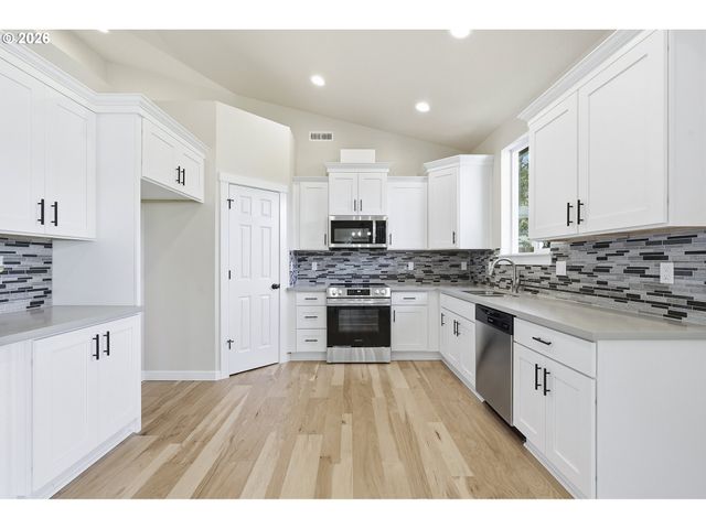 3905 Se 147th Ave, Portland, OR 97236