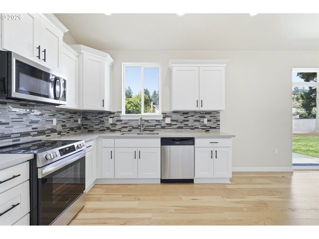 3905 Se 147th Ave, Portland, OR 97236
