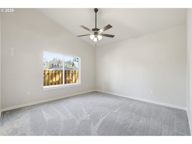 3905 Se 147th Ave, Portland, OR 97236