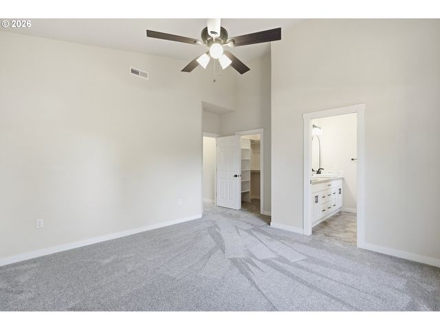 3905 Se 147th Ave, Portland, OR 97236
